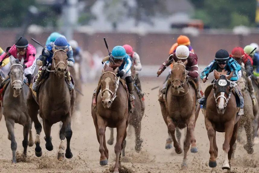 Horses compete in Kentucky Derby race