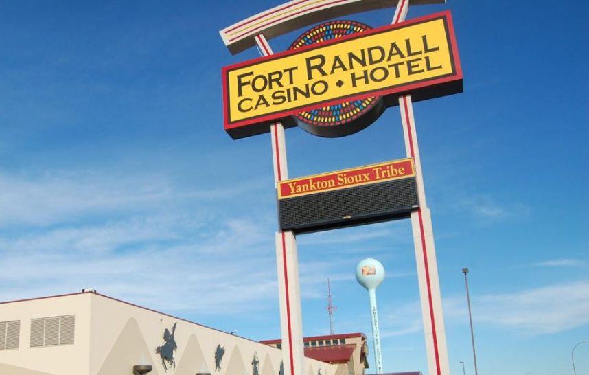 Fort Randall Casino exterior view